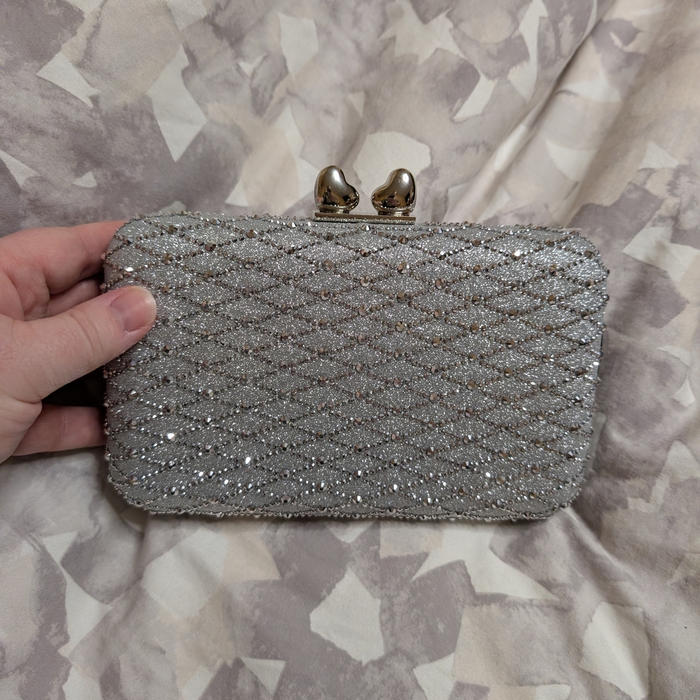 Imo Vegan Silver Crossbody Bag - Picture 6 of 6